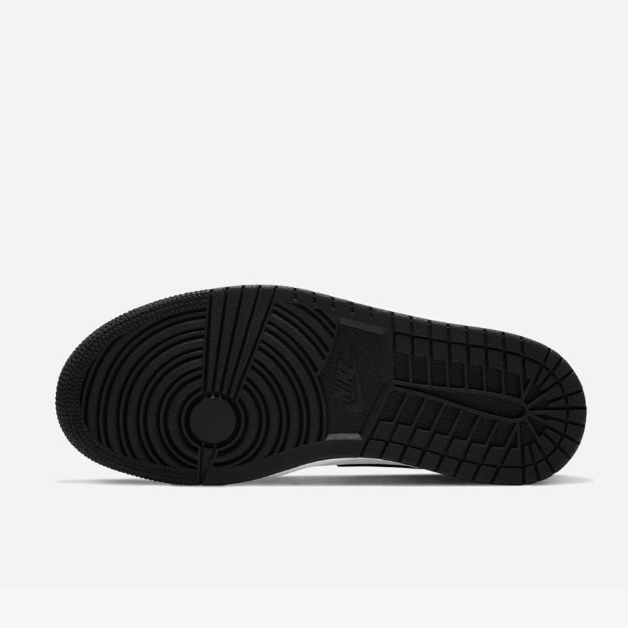 Кроссовки Nike Air Jordan 1 Retro High OG «Silver Toe»