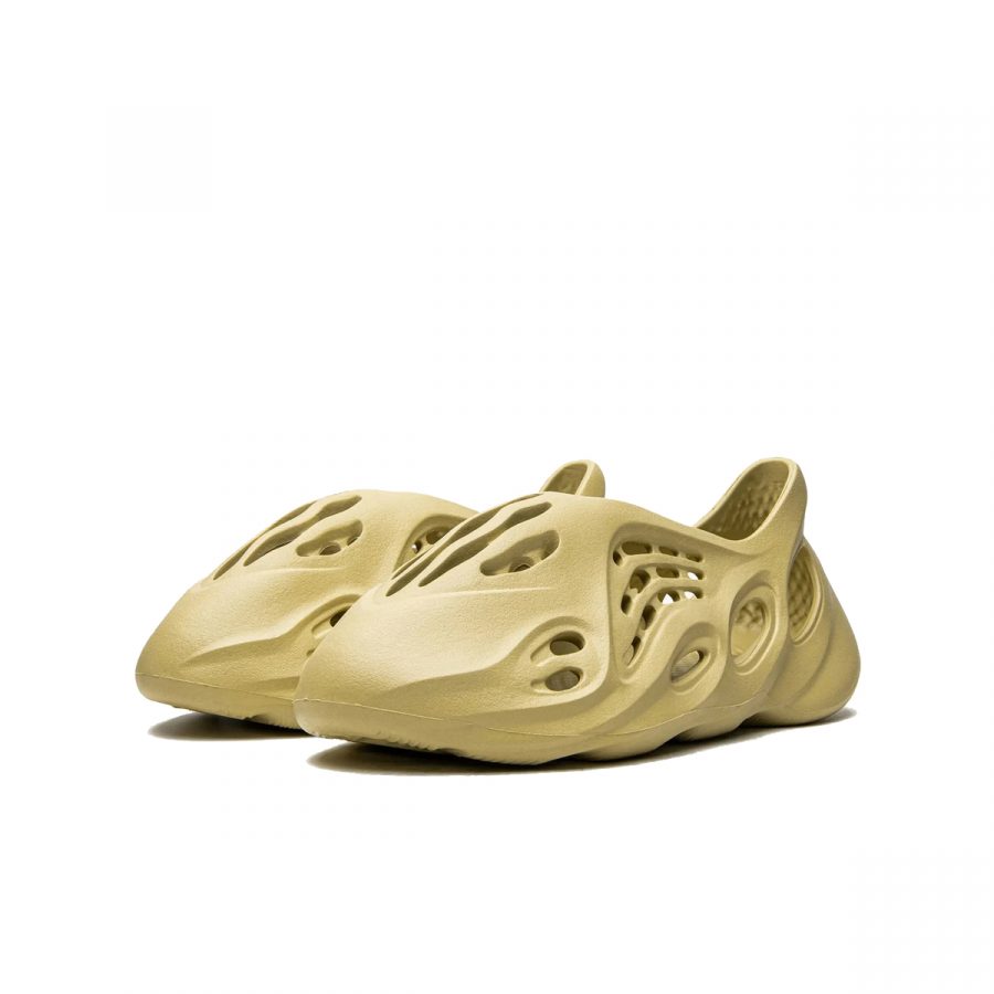 Сланцы Yeezy Foam RNNR «Sulfur»