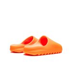 Сланцы Yeezy Slide «Enflame Orange»