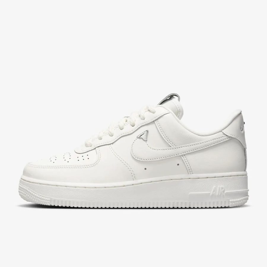 Кроссовки Nike Air Force 1 07 «Just Do It Summit Team» женские