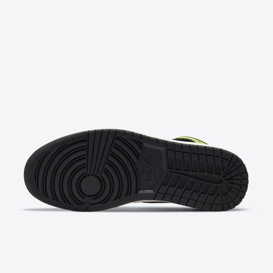 Кроссовки Nike Air Jordan 1 Retro High OG «Volt Gold»
