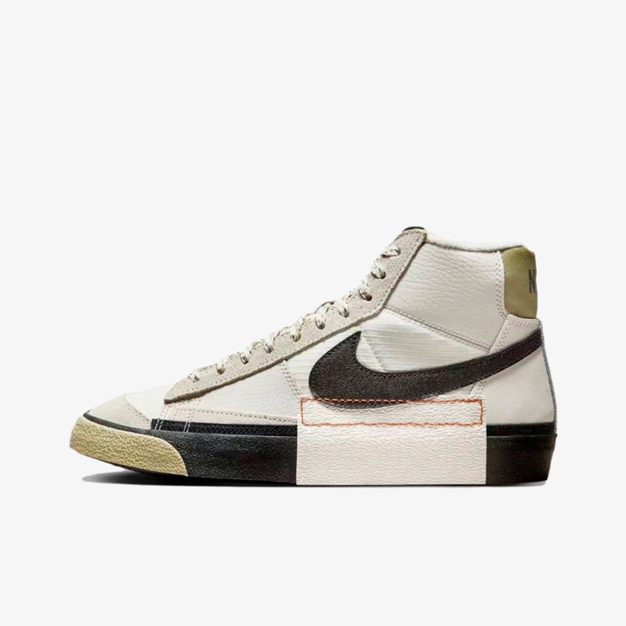 Кроссовки Nike Blazer Low х Sacai «Black Patent Leather»